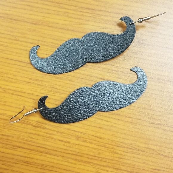 Hand crafted Mustache earrings! - Picture 4 of 4